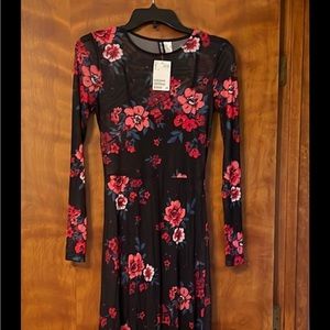 H&M floral maxi, never worn. Size 4.